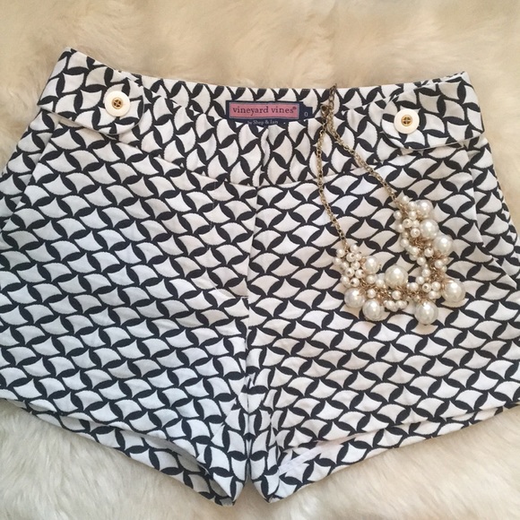 Vineyard Vines Pants - Vineyard Vines Patterned Shorts